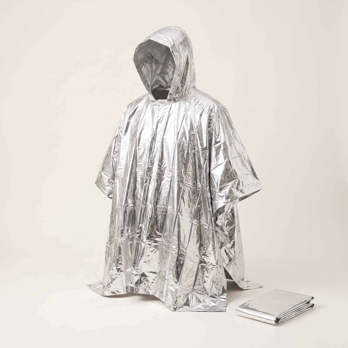 Nödponcho i Mylar, Vattentät och Termisk för Regn och Kyla vid Bilhaveri och Utflykt, Med Huva