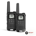 Två svarta walkie talkies med antenn och display på vit bakgrund